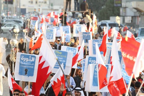 ����� ����