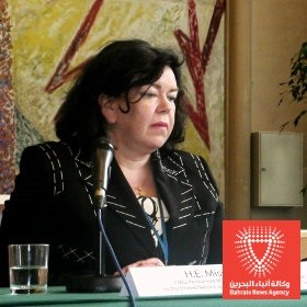 ����� ����