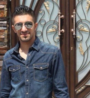 ����� ����