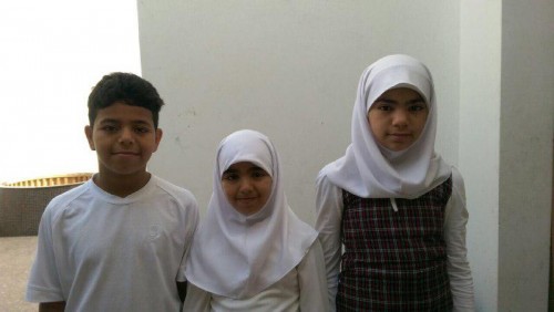 ����� ����