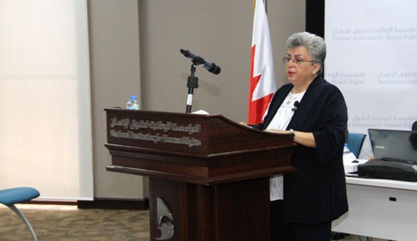 ����� ����