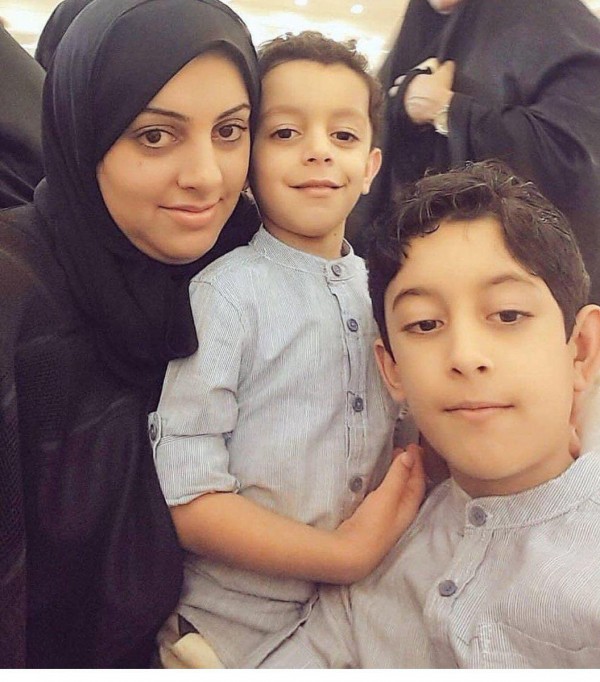 ���� ���