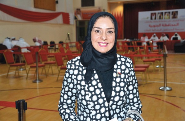 ����� ����