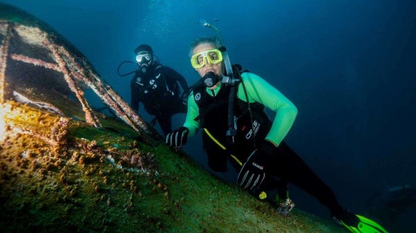 ���� ����� ����� ������� ���� ������� ���� ������� ����� ����� ���� ������ (Bahrain Dive)